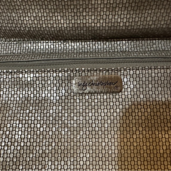 Inge‎ Christopher metallic silver fold over clutch - Picture 4 of 7